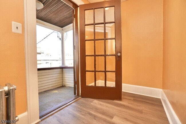 Building Photo - 180 Hobson St