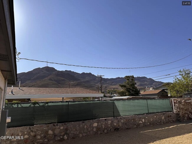 Building Photo - 2721 Sacramento Ave