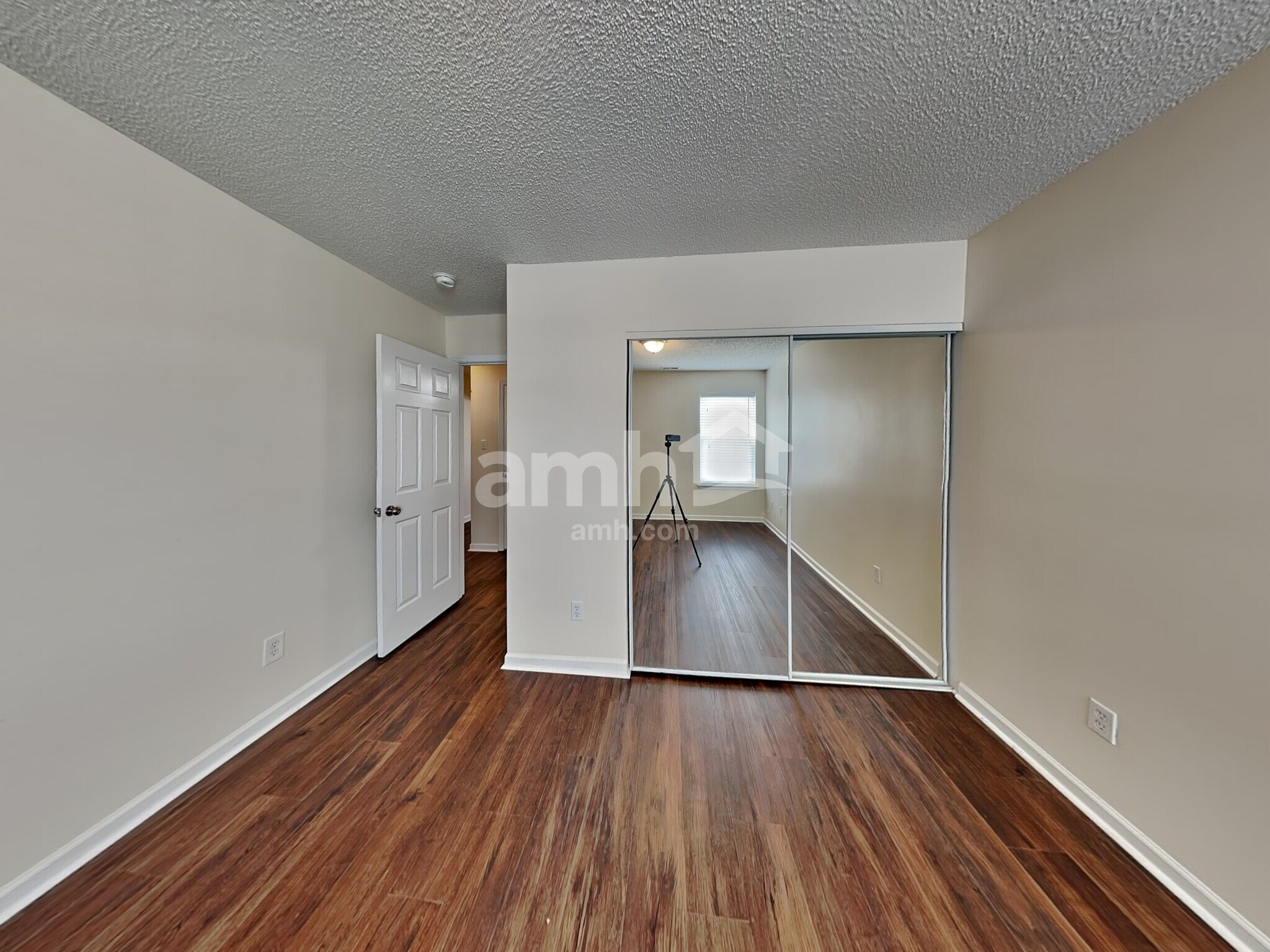Building Photo - 4104 Hunters Trail Dr