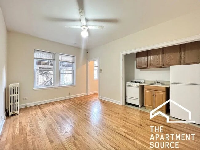 Building Photo - 2827 N Burling St