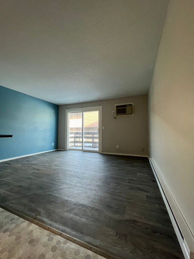 Building Photo - Spacious 2 Bedroom Apartment Near Mayo Clinic and Emplify Health