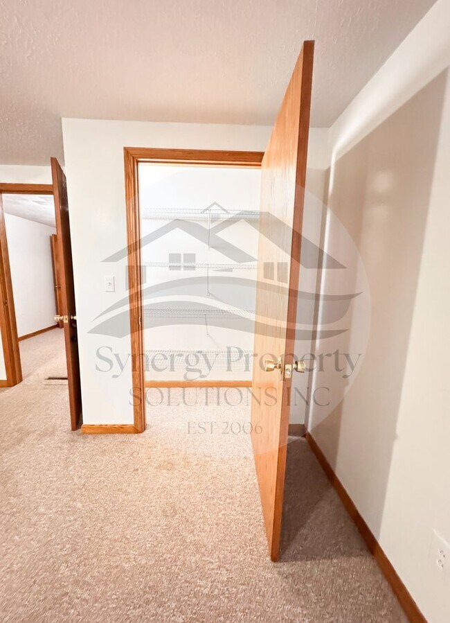 Building Photo - Ranch Home