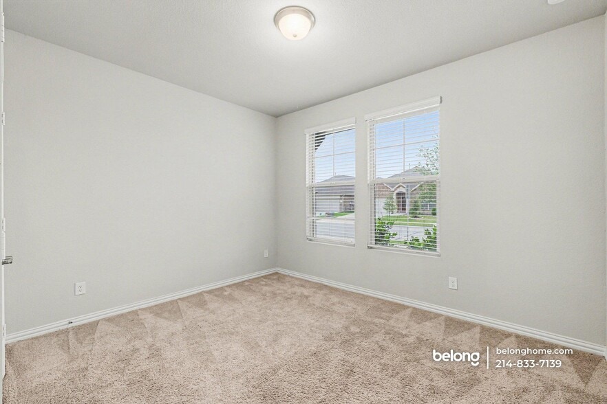 Building Photo - 3416 Kingsview Dr