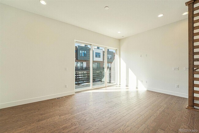 Building Photo - 2663 Nicholas Wy