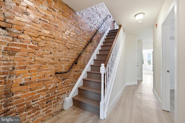 Building Photo - 651 N 33rd St