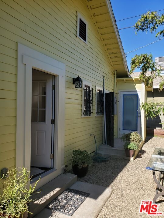 Building Photo - 2666 Cimarron St