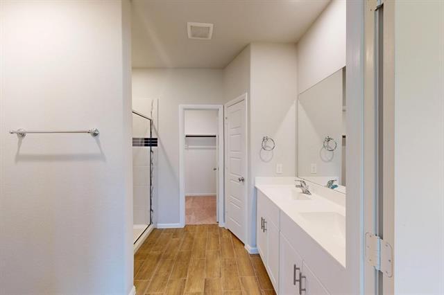 Building Photo - 405 Wydown Dr