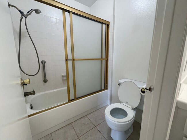 Building Photo - Adorable 1 bed 1 bath Apartment in Agoura Hills!