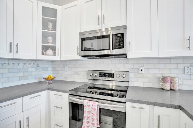Building Photo - 6928 NW 33rd St