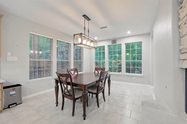 Building Photo - 22 Watermint Pl