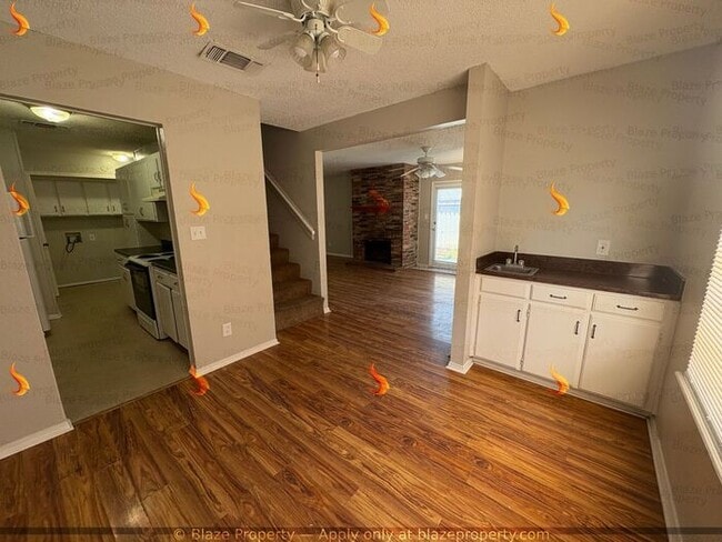 Building Photo - NOW LEASING : 3 Bed 2.5 Bath Townhouses