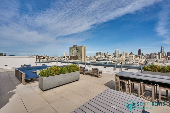Building Photo - Pacific Heights: 10th Floor Corner Condo w/ Views, W/D in-unit, Parking & Shared Roof Deck @ The ...