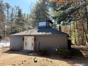 Building Photo - 15 Finch Run