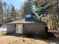 Building Photo - 15 Finch Run