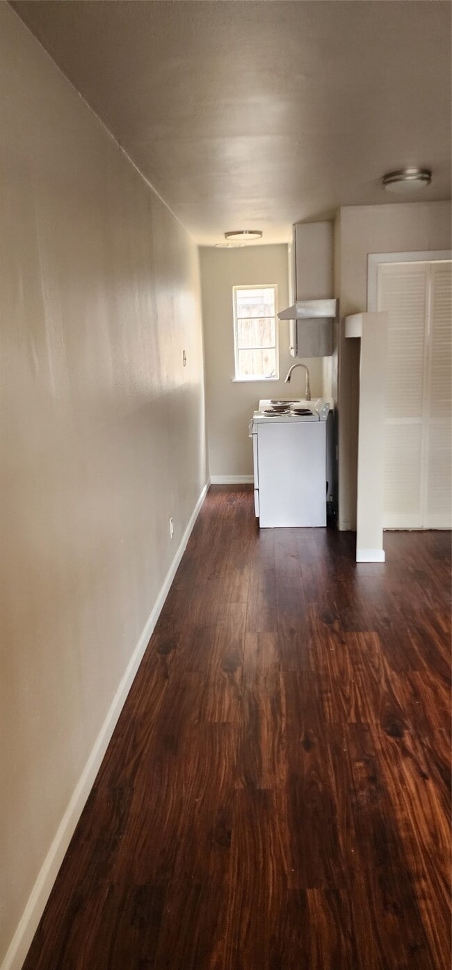 Building Photo - 2501 Yoakum Blvd