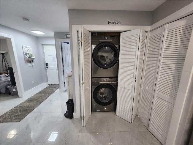 Building Photo - 8809 Grand Palms Cir