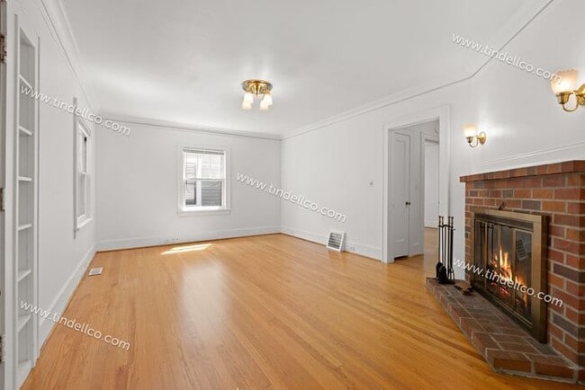 Building Photo - Charming Hosford-Abernethy Craftsman – 3 Bedroom Home w/ Fenced Yard - Pets Welcome!