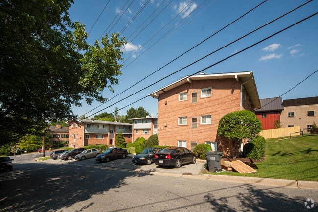 Building Photo - River Terrace Apartments