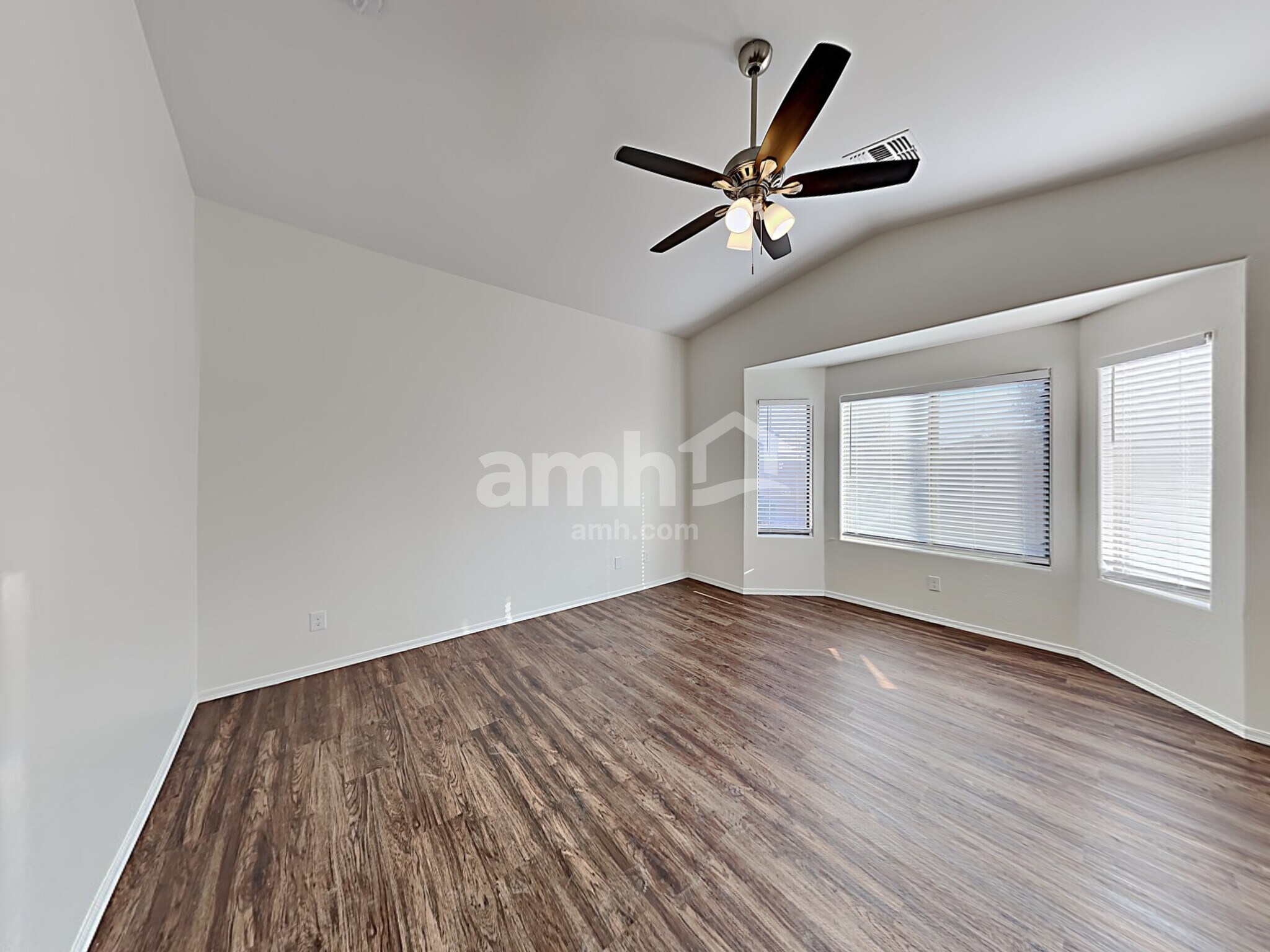 Building Photo - 3429 E Crescent Way