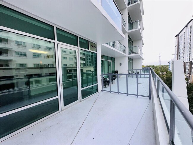 Building Photo - 101 S Eola Dr