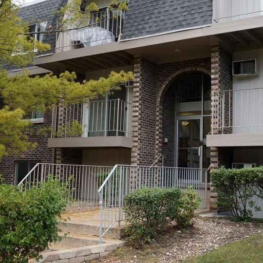 Primary Photo - 920 Jonathon Ct