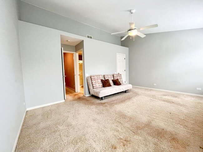 Building Photo - 2927 Stonewater Dr