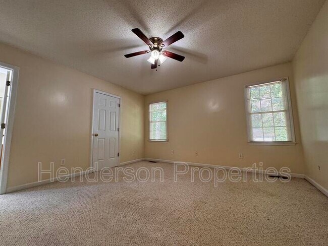 Building Photo - 1938 Lake Run Dr