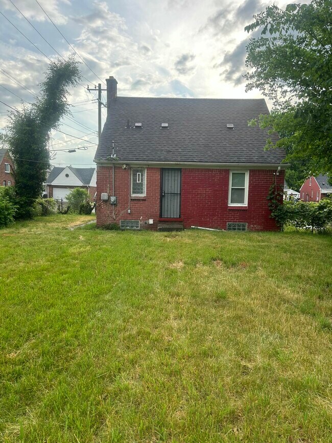Building Photo - 19930 Revere St