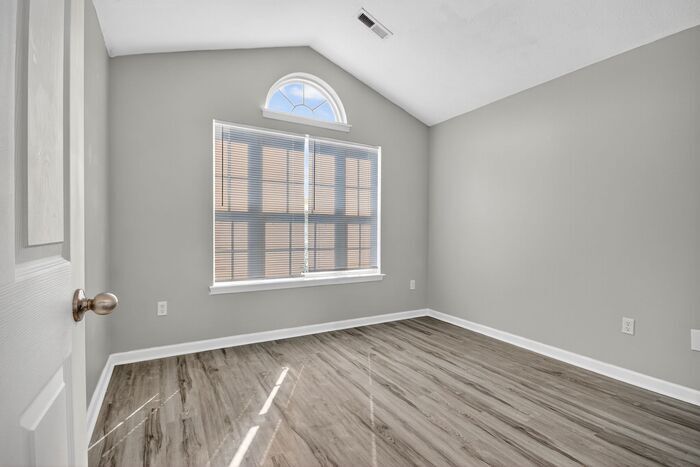 Building Photo - 317 Bryant Park Ct