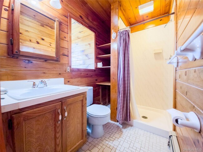 Building Photo - 618 Clapp Hill Rd