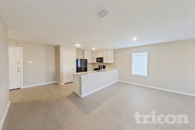 Building Photo - 830 Ginkgo Wy