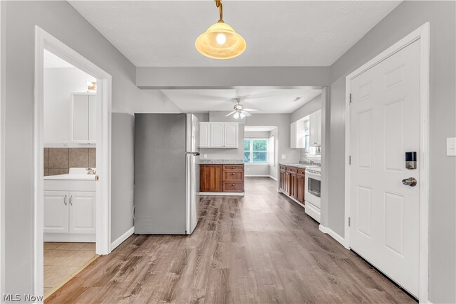 Building Photo - 15922 Eleanore Dr