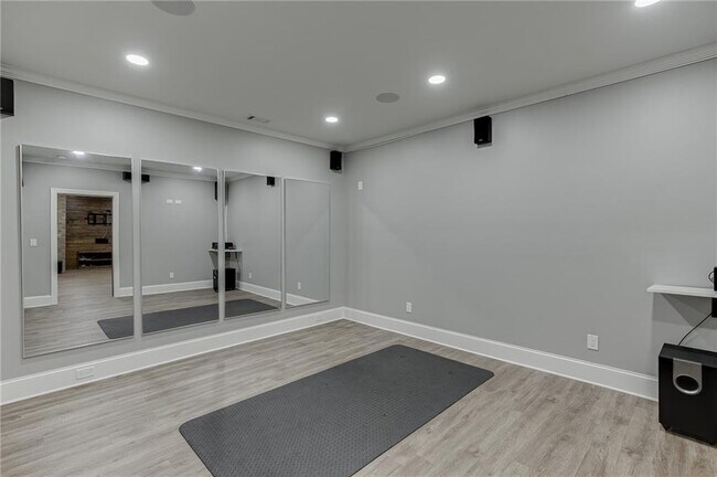 Building Photo - 4612 Grandview Pkwy