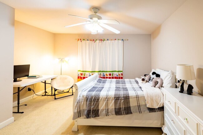 Building Photo - 4785 Waterhaven Bend