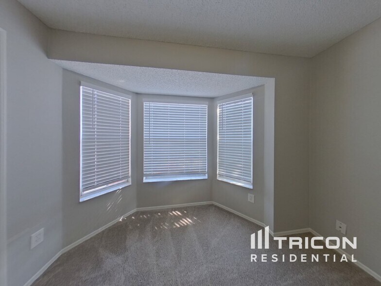 Building Photo - 10440 Coconut Grove Ln