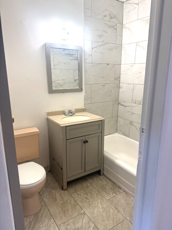 Building Photo - 800 Cedar St