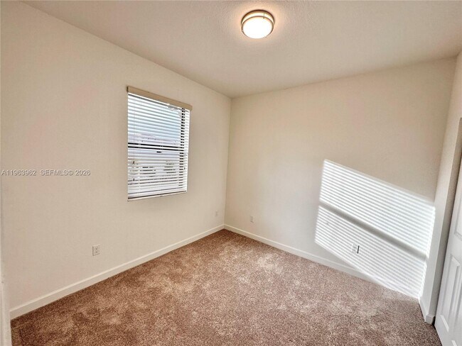 Building Photo - 255 SW 159th Dr