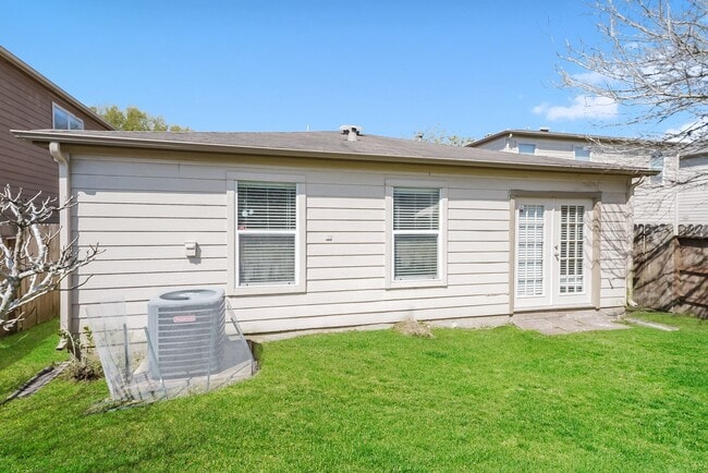 Building Photo - 3235 Dartmouth Field Ln