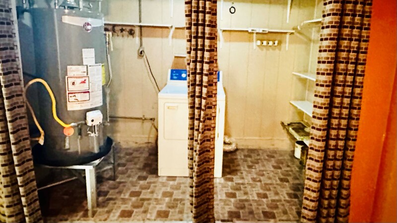 Building Photo - 458 Anton Dr