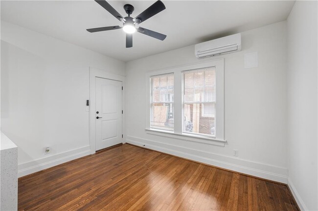 Building Photo - 405 4th St NE