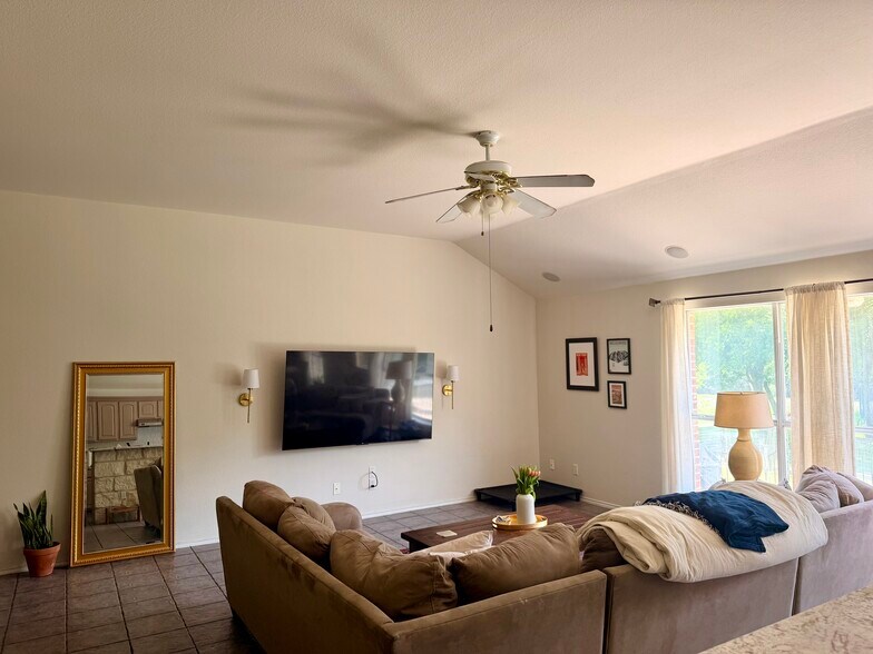Building Photo - 1706 Red Rock Cv
