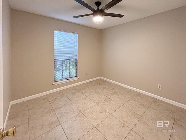 Building Photo - 6410 Schoel Ln