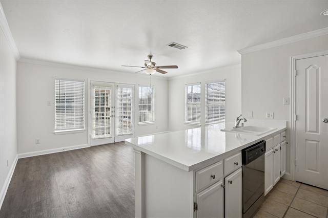 Building Photo - 4125 Holland Ave