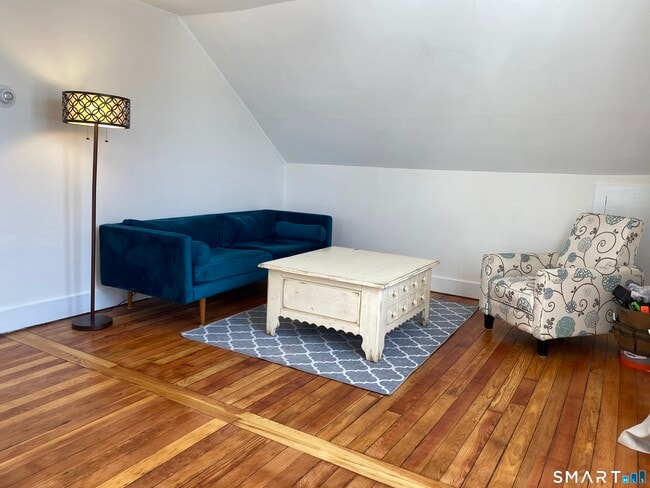 Building Photo - 51 Indian Neck Ave