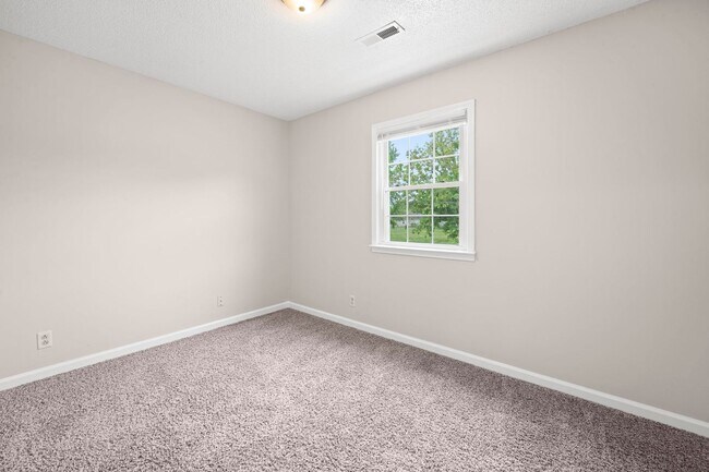 Building Photo - 907 Desota Ln