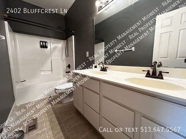 Building Photo - 2402 Bluffcrest Ln