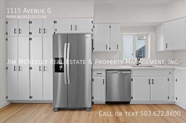 Building Photo - 1115 Avenue G