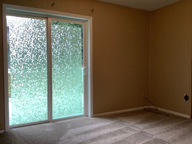 Building Photo - Beautifully Renovated 3-Bedroom Rambler with Bonus Room – East Bremerton