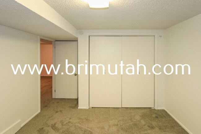 Building Photo - 3671 S 2245 E
