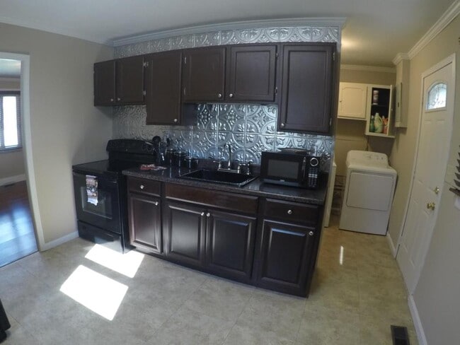 Building Photo - 3209 Underwood St